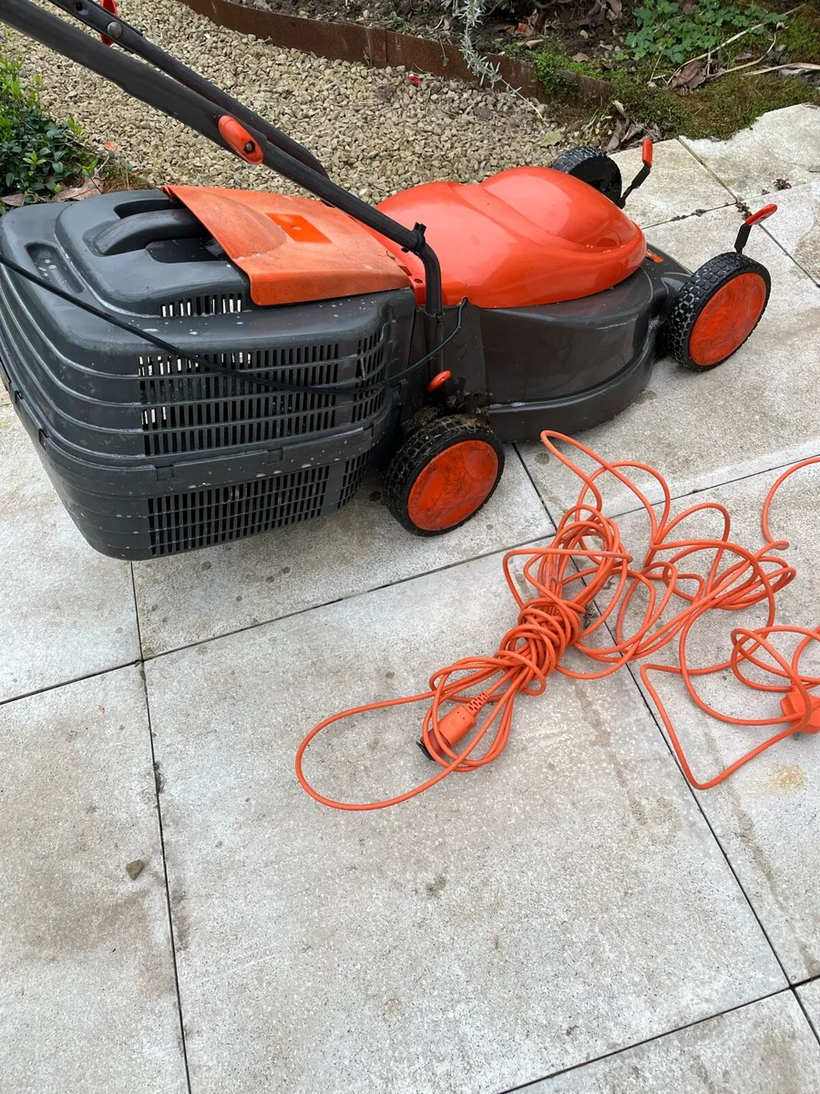 Electric lawn moar - Image 1