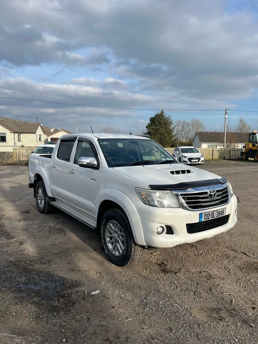 Toyota Hilux - Image 2