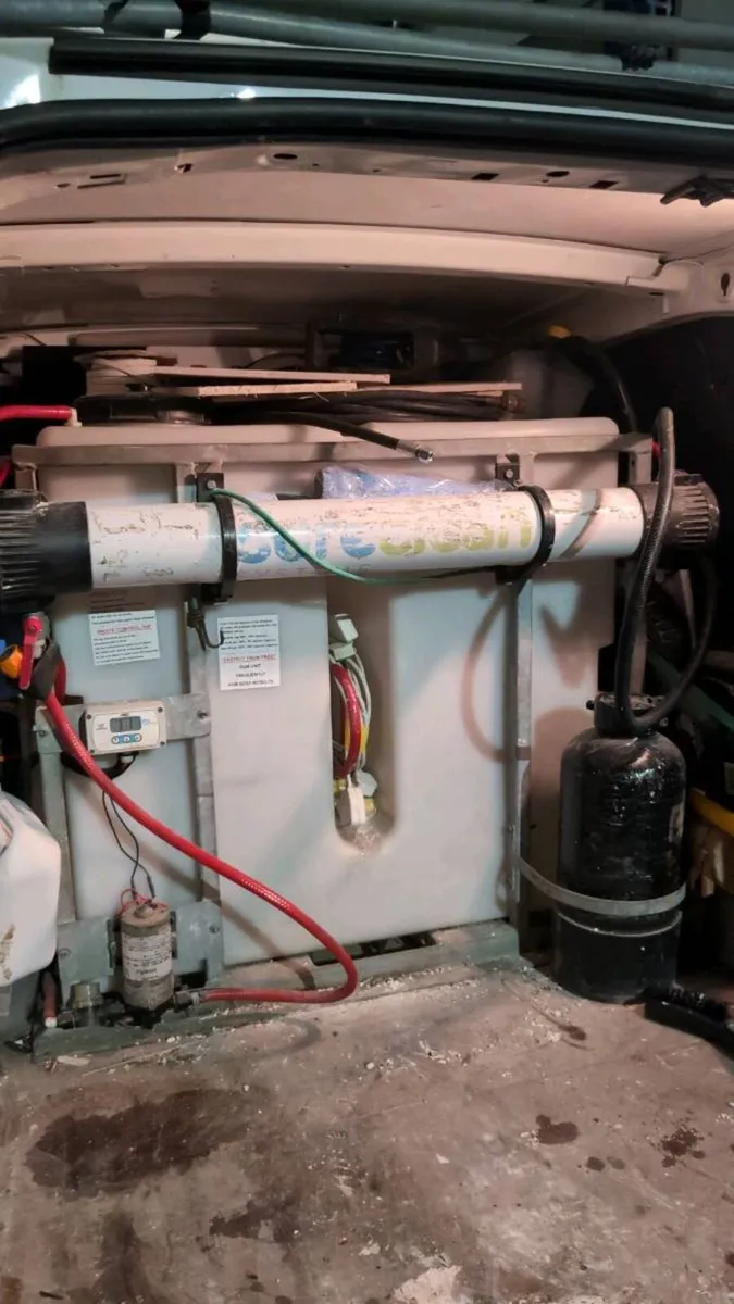 Window cleaner - Image 1