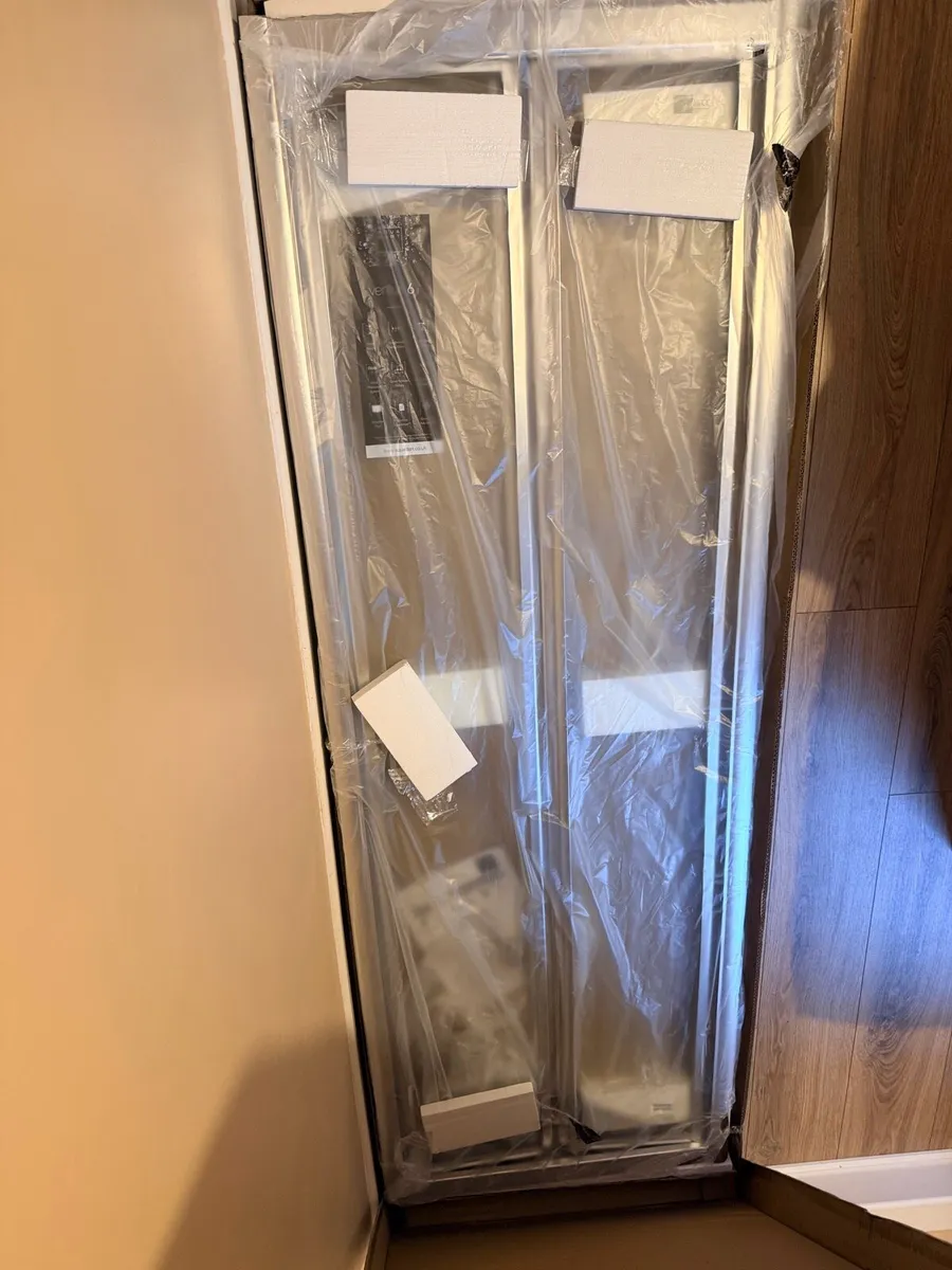 Shower door - Image 1