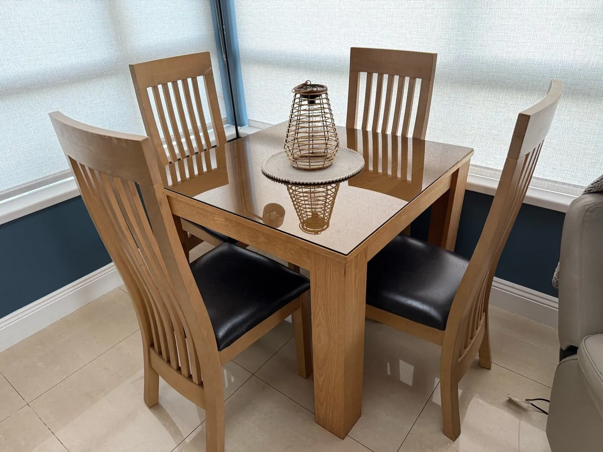 Small dining table and four chairs - Image 2