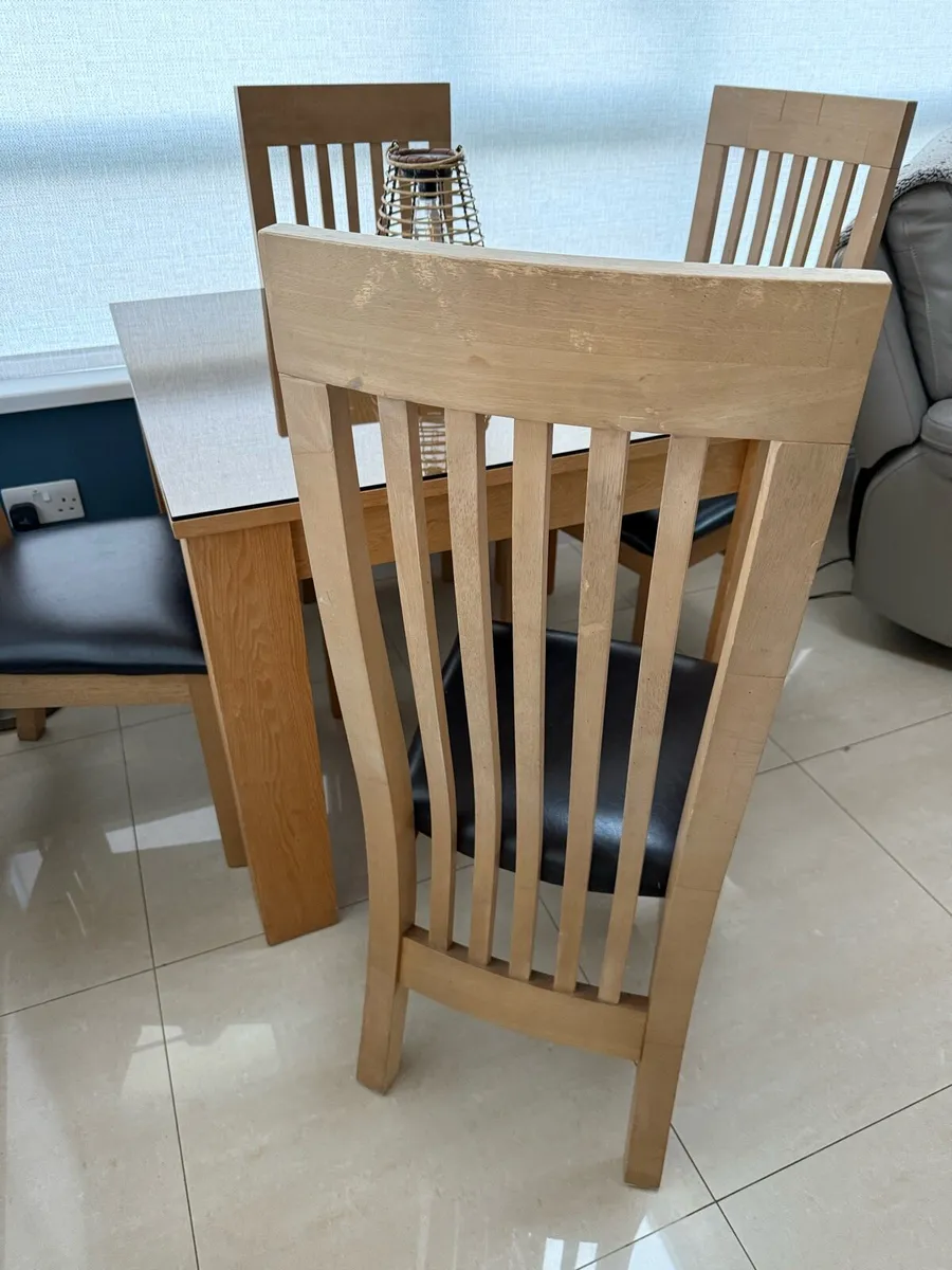 Small dining table and four chairs - Image 4