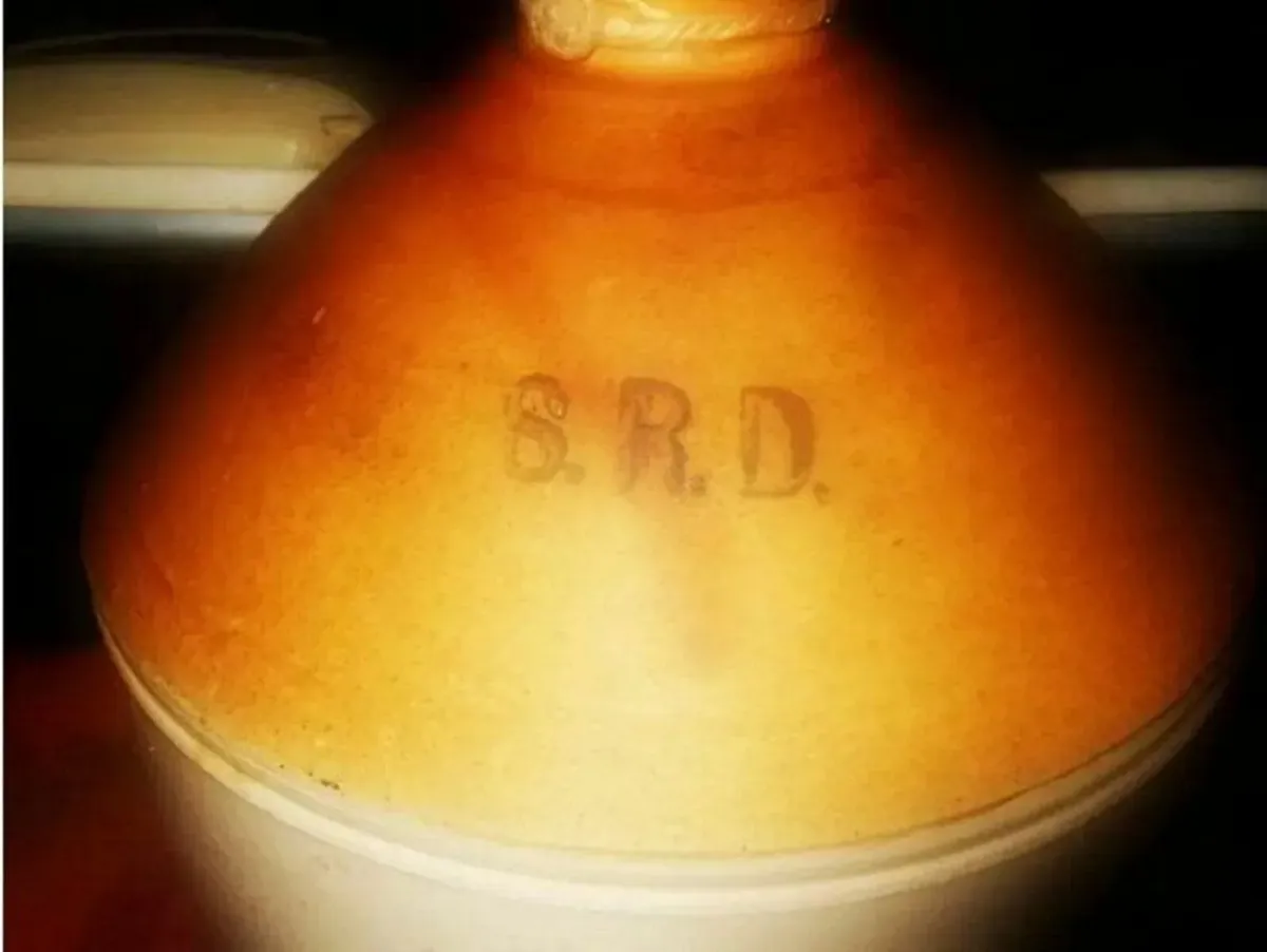 WW1 Officers Rum Jar - Image 4