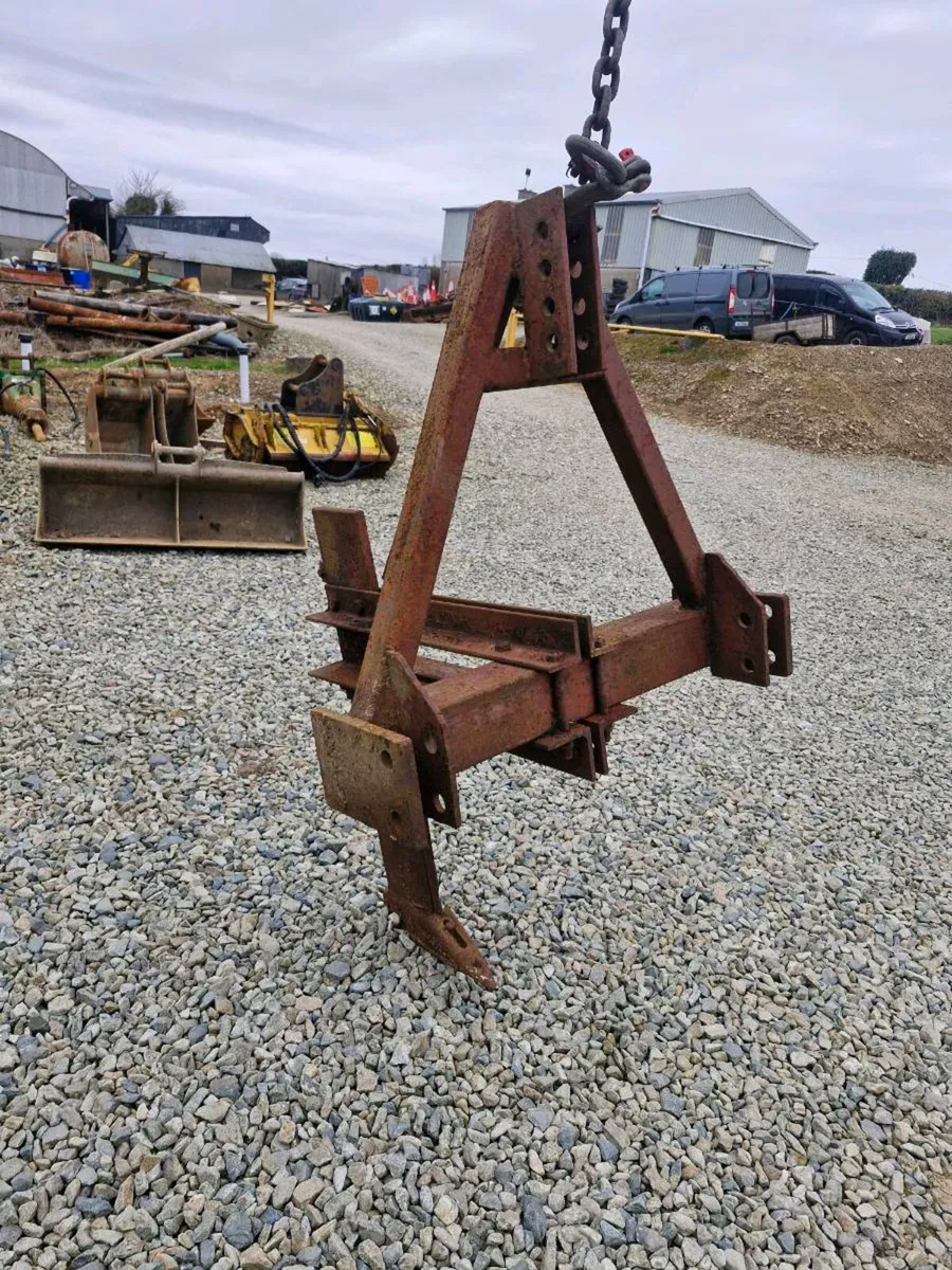 Single leg subsoiler - Image 1