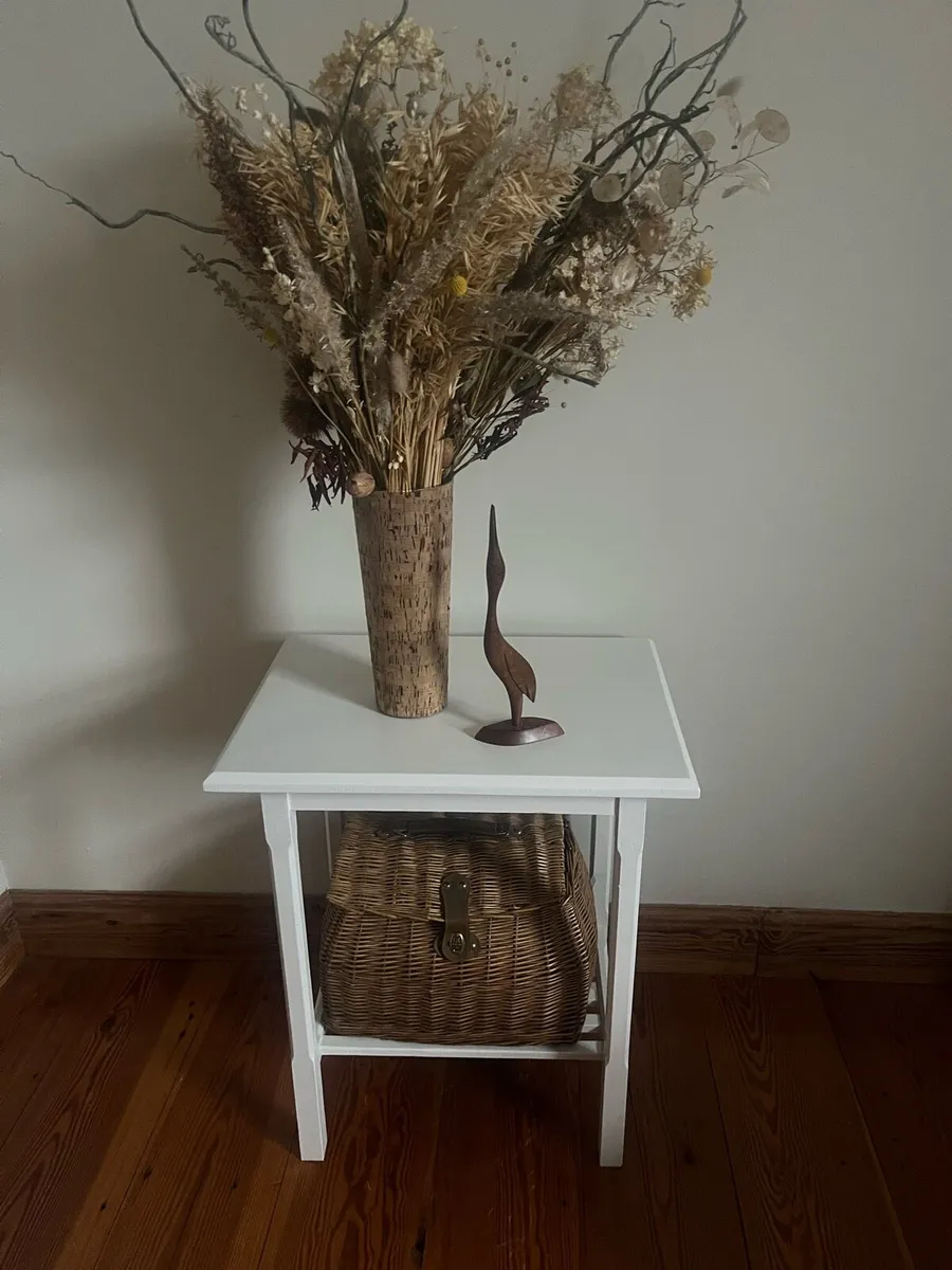 Gorgeous side lamp table