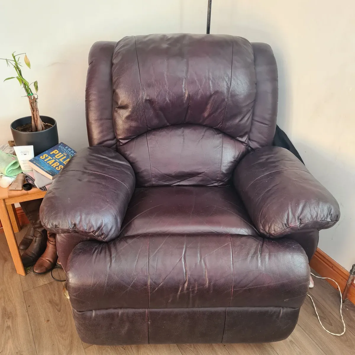 Recliner chair - Image 1