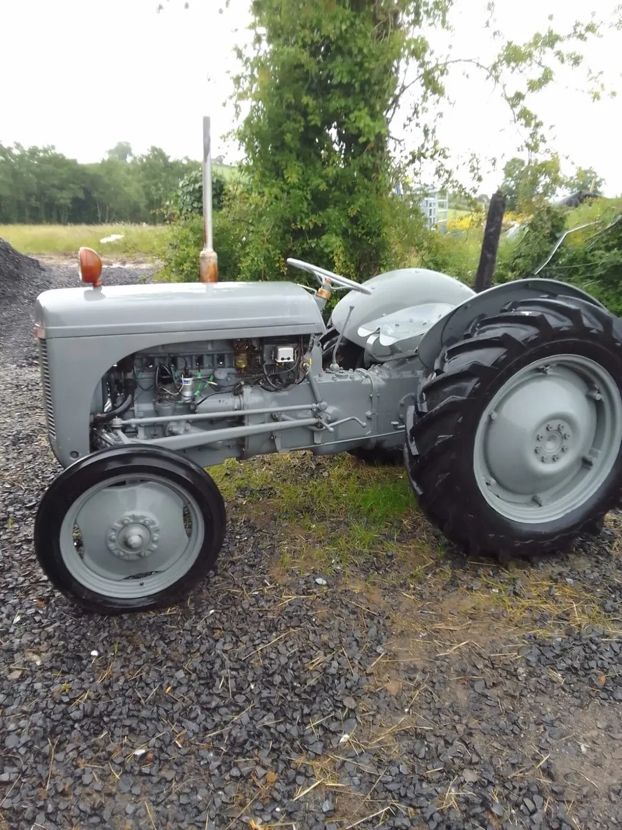 Vintage tractor - Image 3