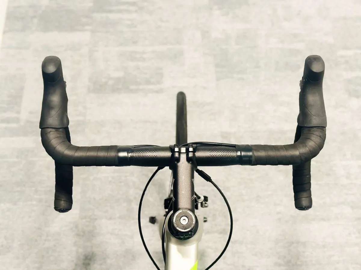 Merida road bike Size S/M - Image 2