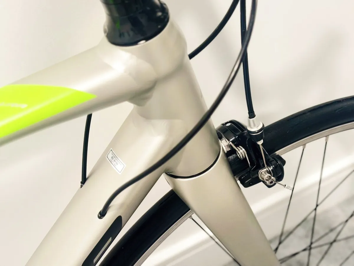 Merida road bike Size S/M - Image 3