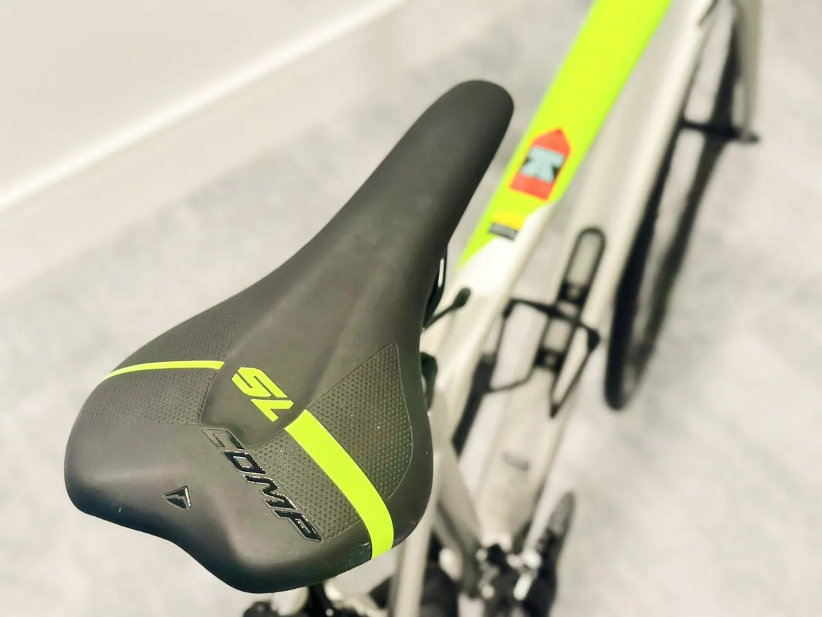 Merida road bike Size S/M - Image 4