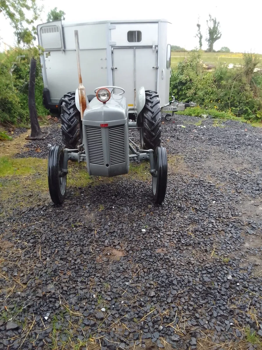 Vintage tractor - Image 4