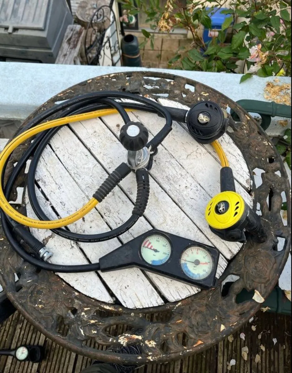 Scuba diving regulator set - working - Image 1