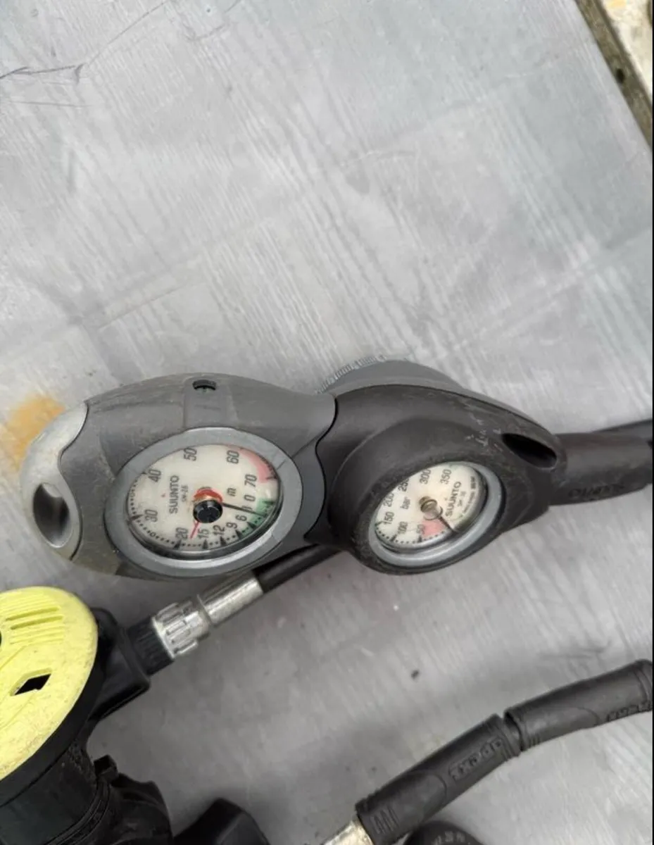 Scuba diving regulator set - Image 3