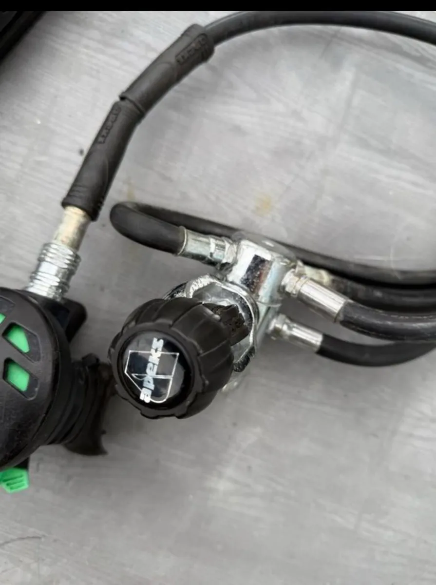 Scuba diving regulator set - Image 4