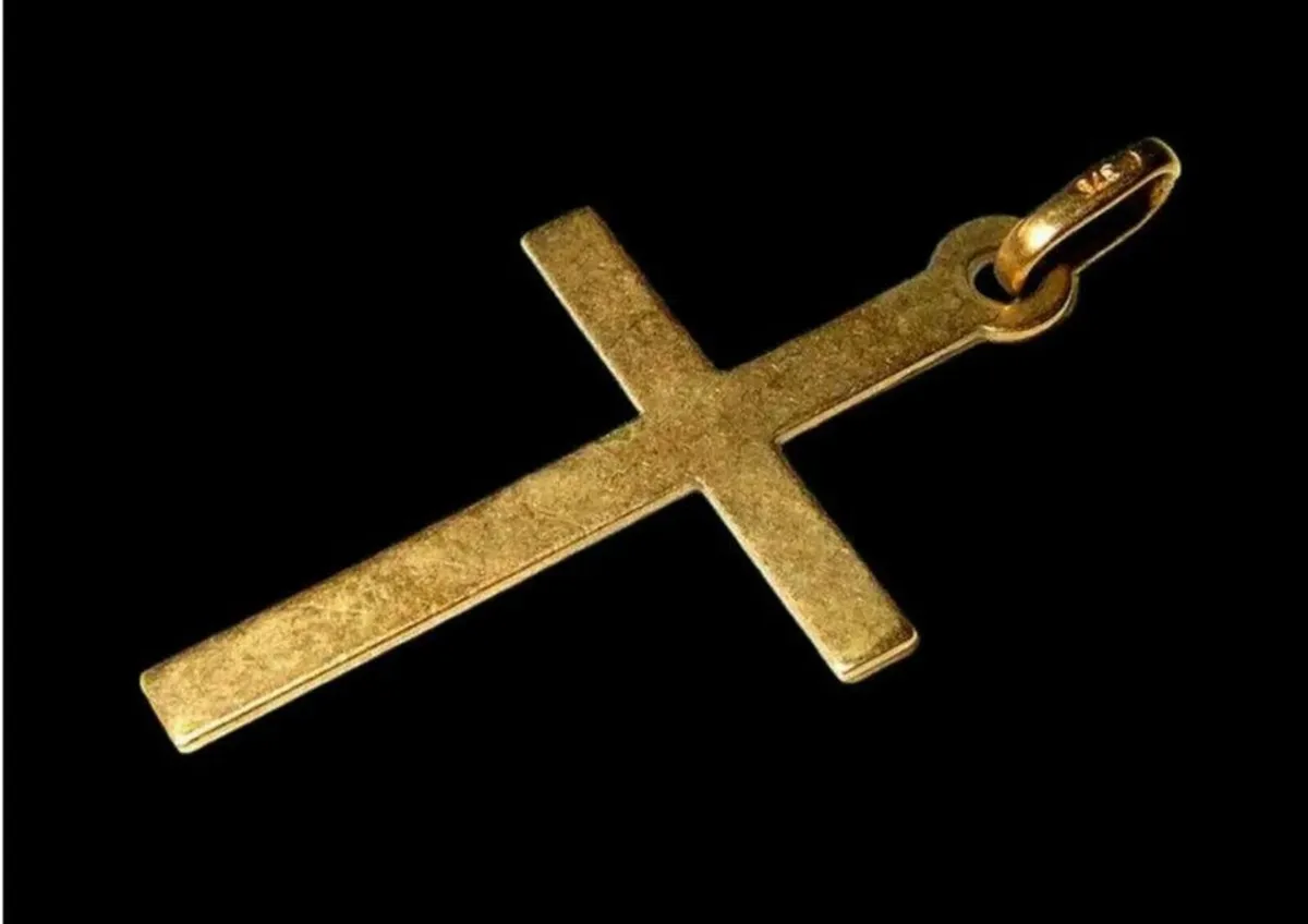 Vintage Hallmarked 9ct Traditional Cross - Image 4