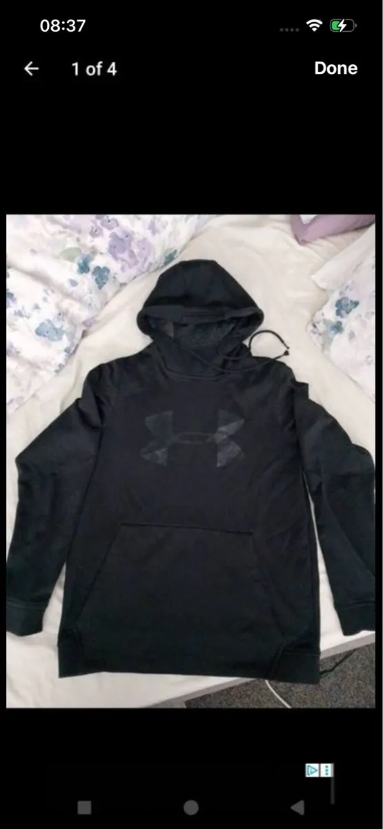 Men’s black under armour hoody
