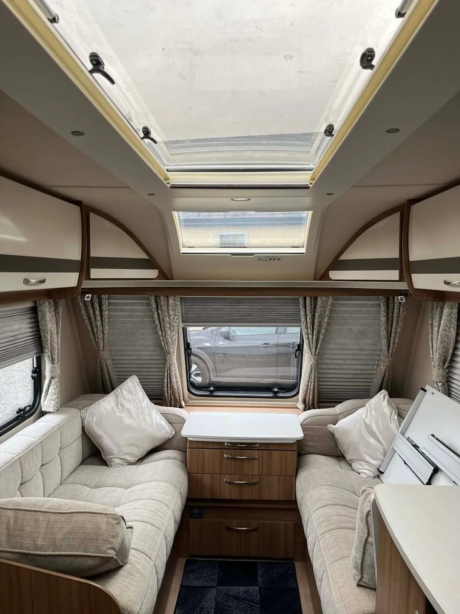 Luxury 4-berth swift Challenger - caravan - Image 1