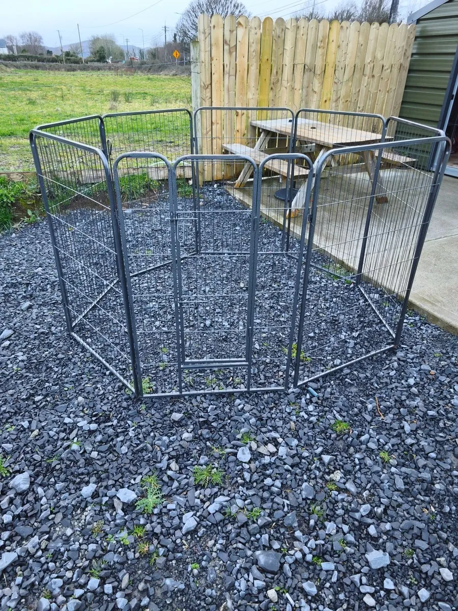 Dog crate and dog play pen - Image 1