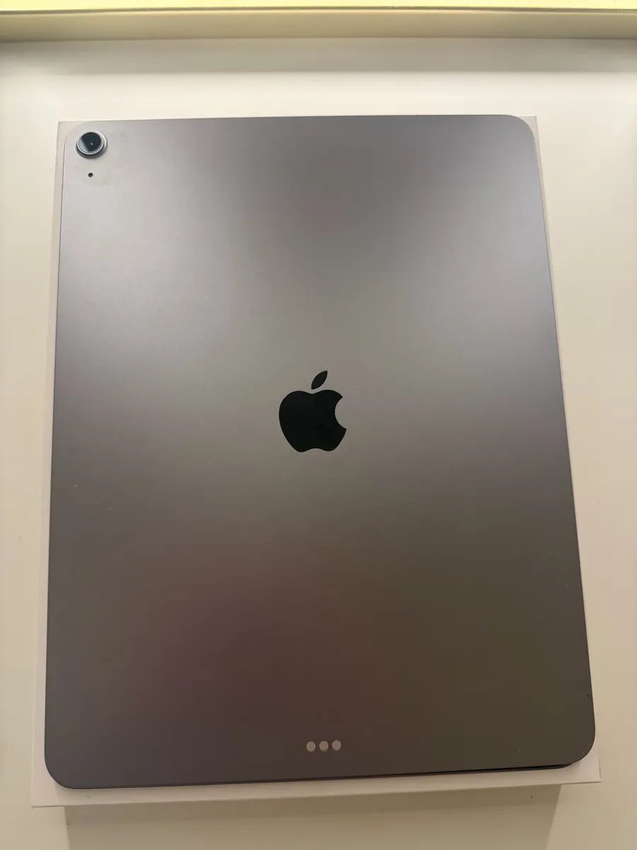 iPad Air 13inch - Image 2