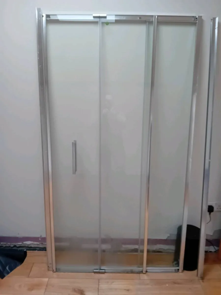 Shower door - Image 1