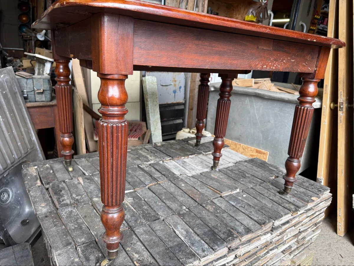 6 legged antique table - Image 3
