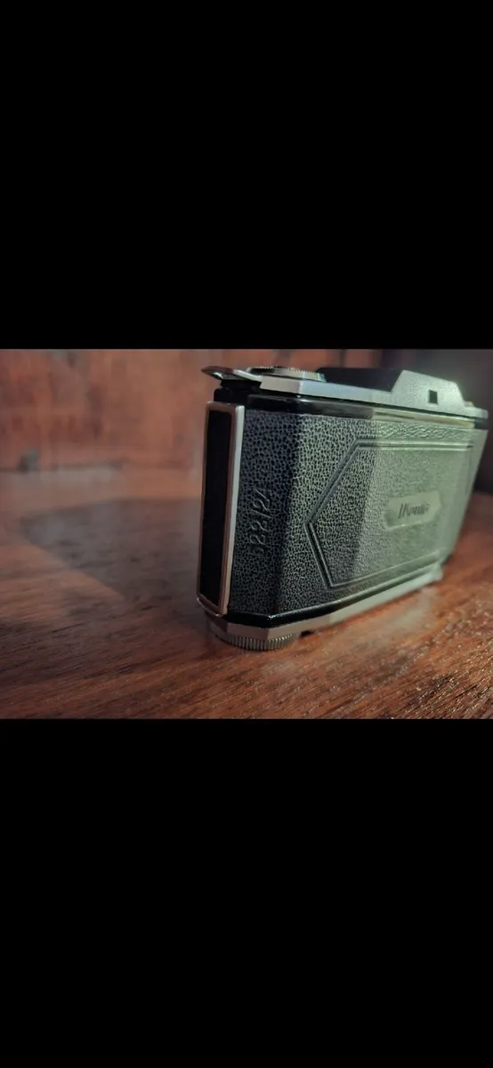 Vintage Camera Zeiss Ikon Ikonta 522/24 - Image 2