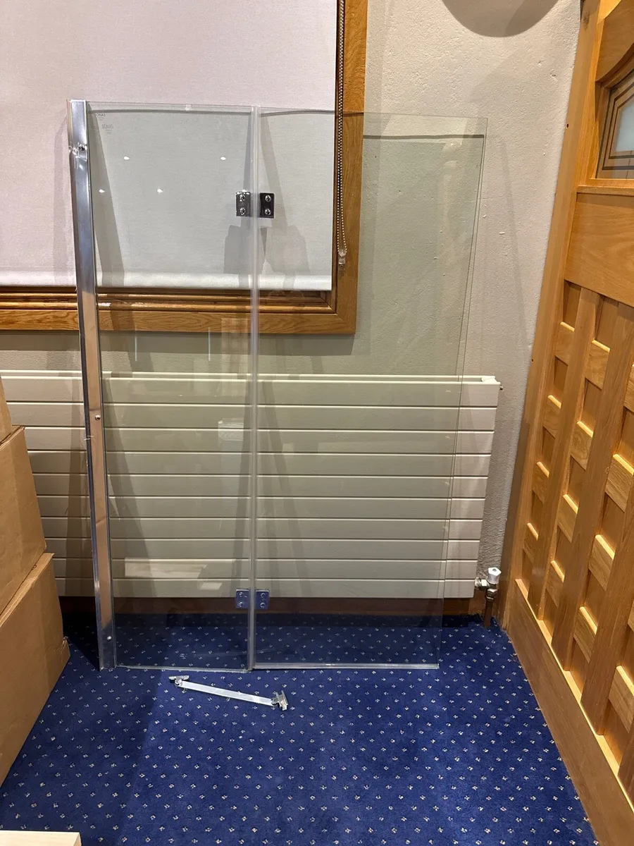 Bath screen - Image 1