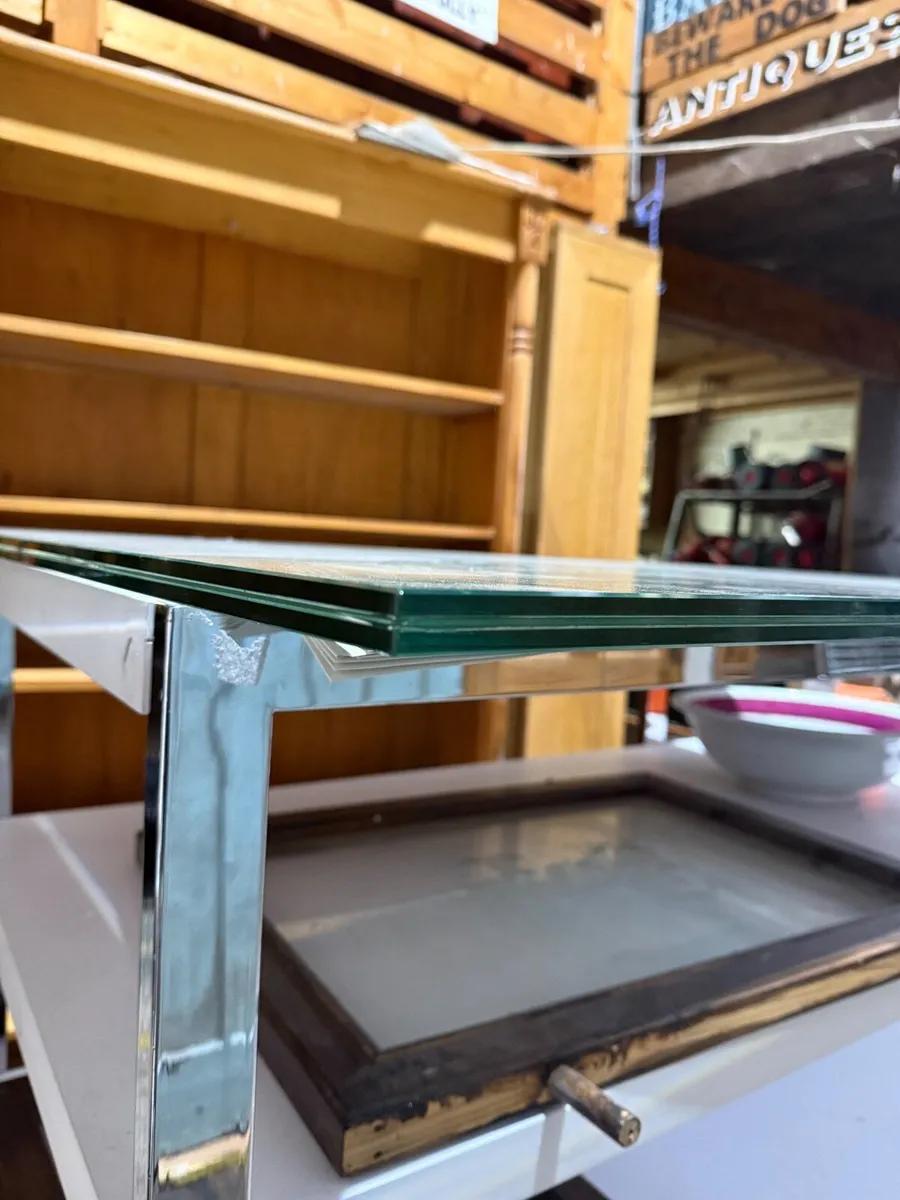 Large piece of toughened glass - Image 4