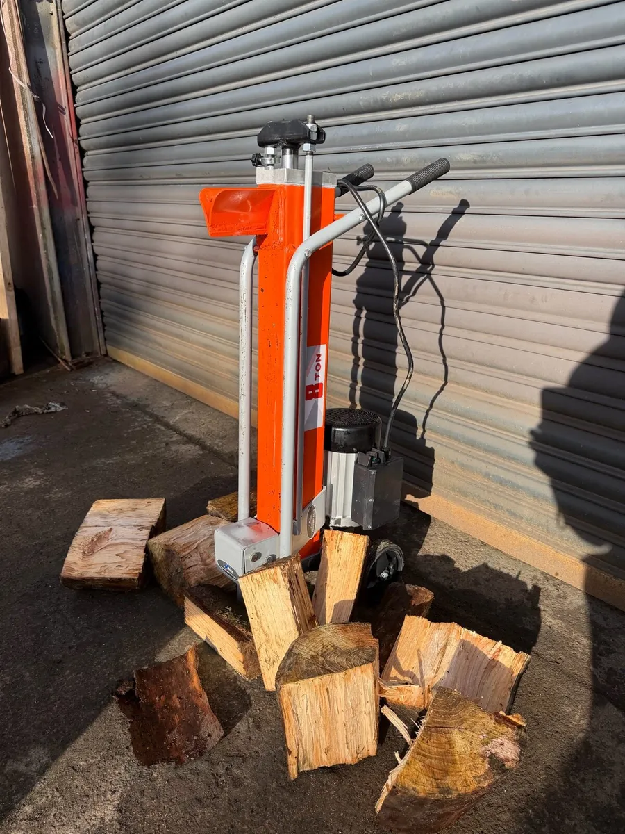 Electric /hydraulic 8ton log splitter - Image 1