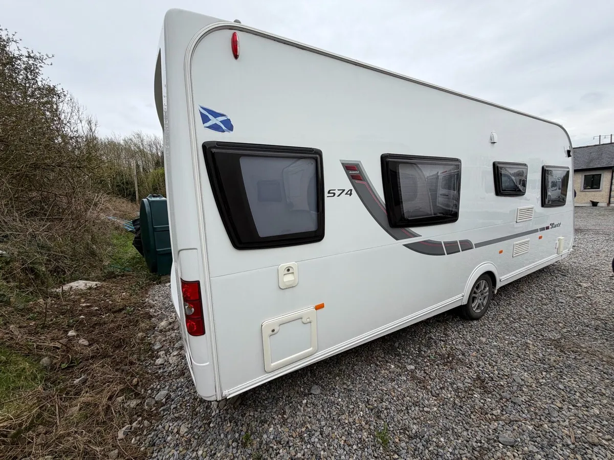 Stunning LMC luxury caravan German build Quality - Image 4