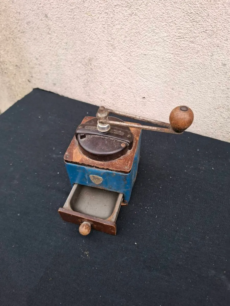Working Peugeot coffee grinder - Image 2