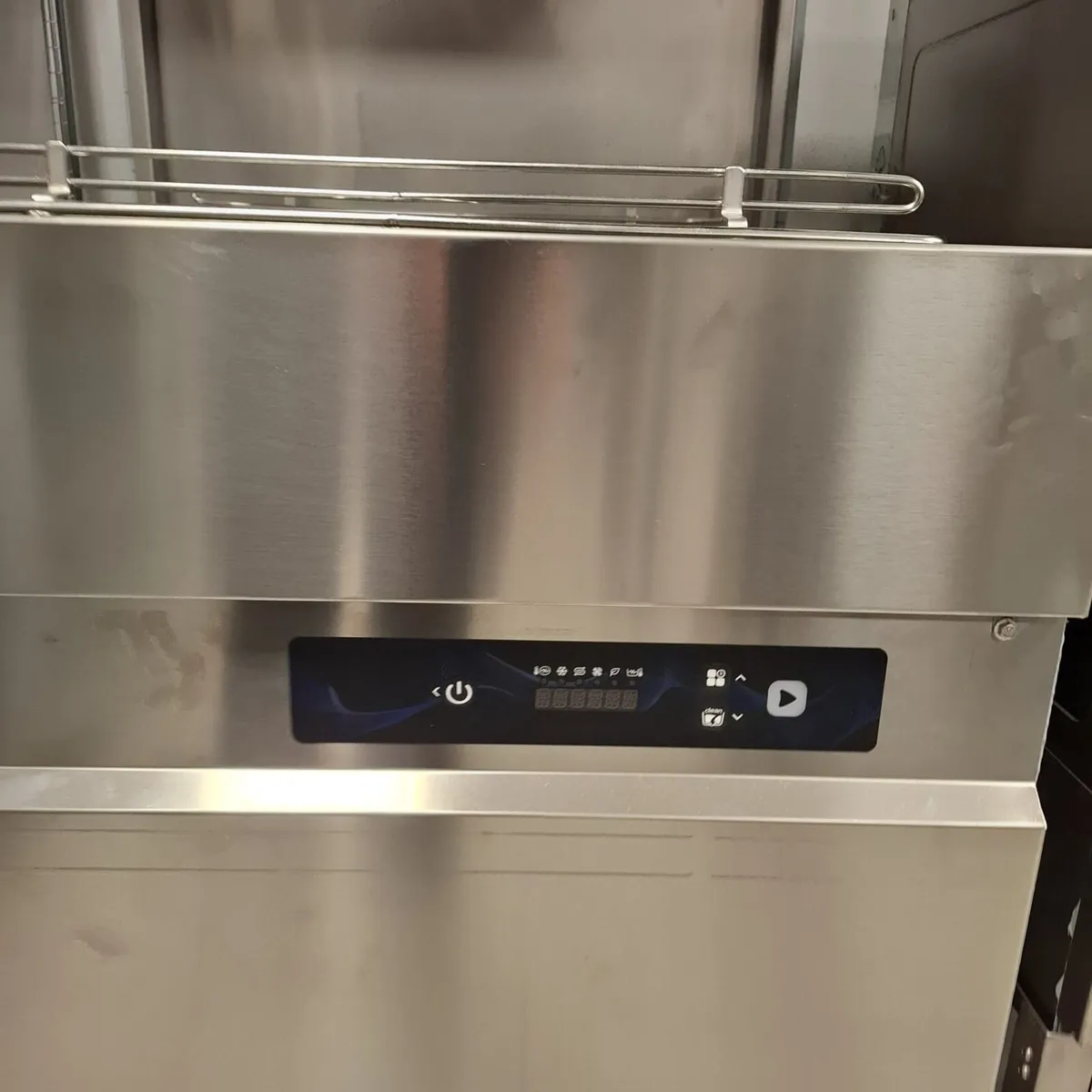 Aristarco AH800 Pass Through Hood Type Dishwasher - Image 3