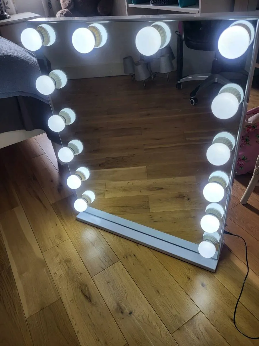 Hollywood vanity mirror - Image 1