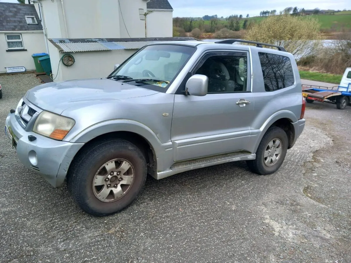 Mitsubishi pajero 2005 3.2 auto - Image 4