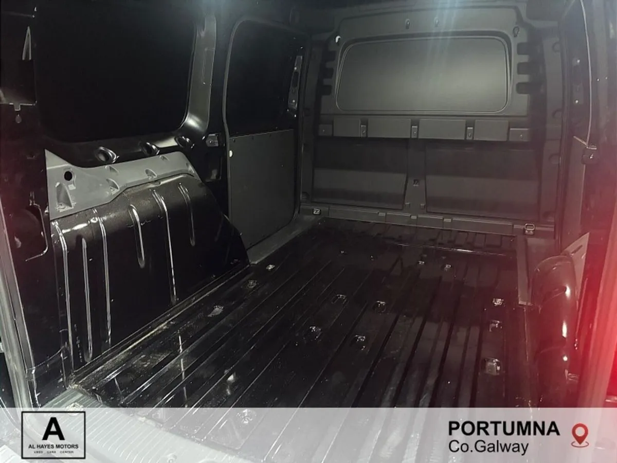 Volkswagen Caddy AUTOMATIC CARGO+ EDITION 2.0TDI 1 - Image 4