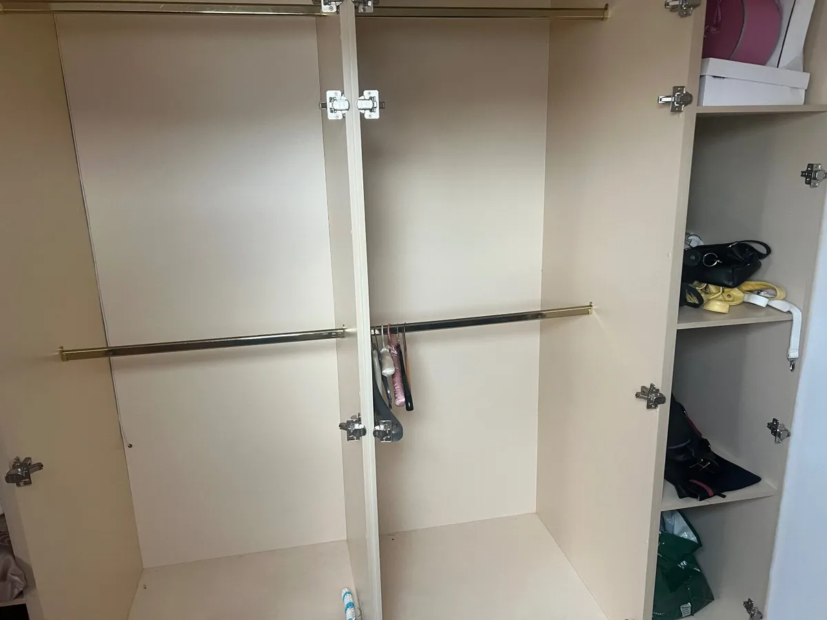 Wardrobe free! - Image 3