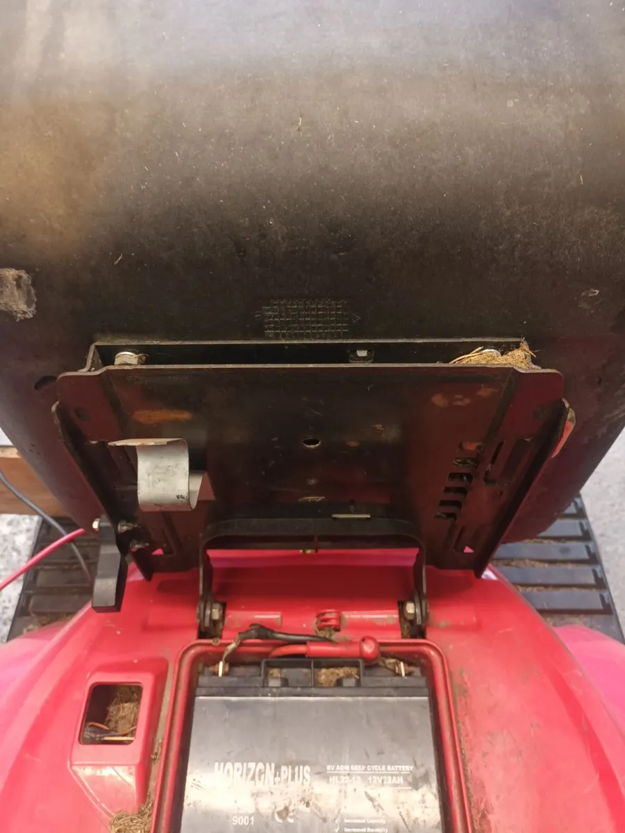 2 Mowers for Breaking - Image 4