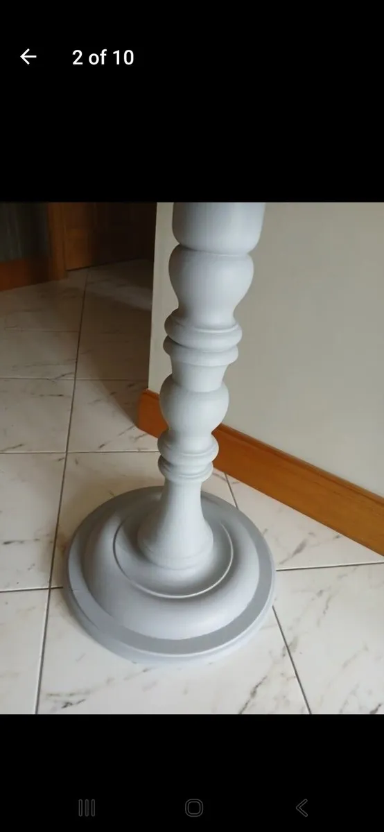 Solid wood occasional table - Image 3