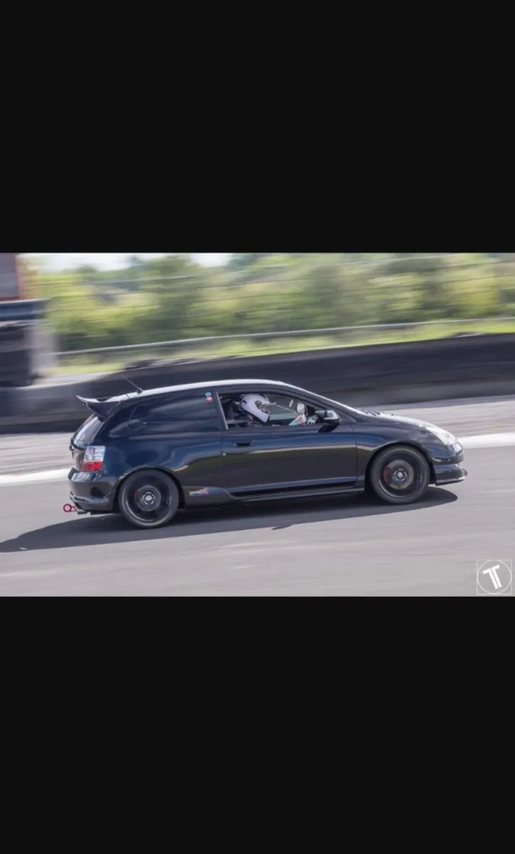 Honda civic type R - Image 3