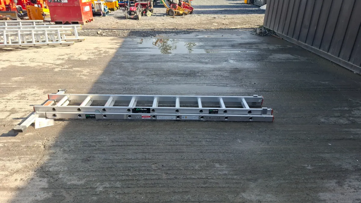 7ft Double Ladder – Heavy Duty Step Ladder - Image 4