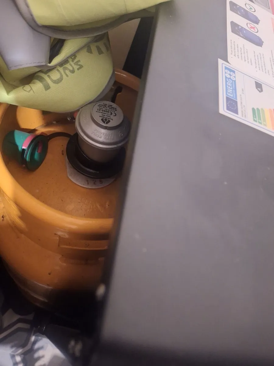 Superser Gas Heater 4.2kw with bottle & adaptor - Image 3