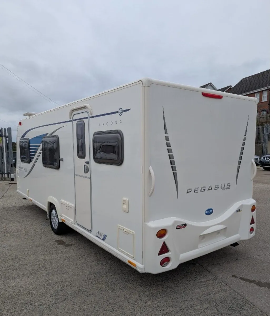 I buy caravans that need work or in good condition - Image 3
