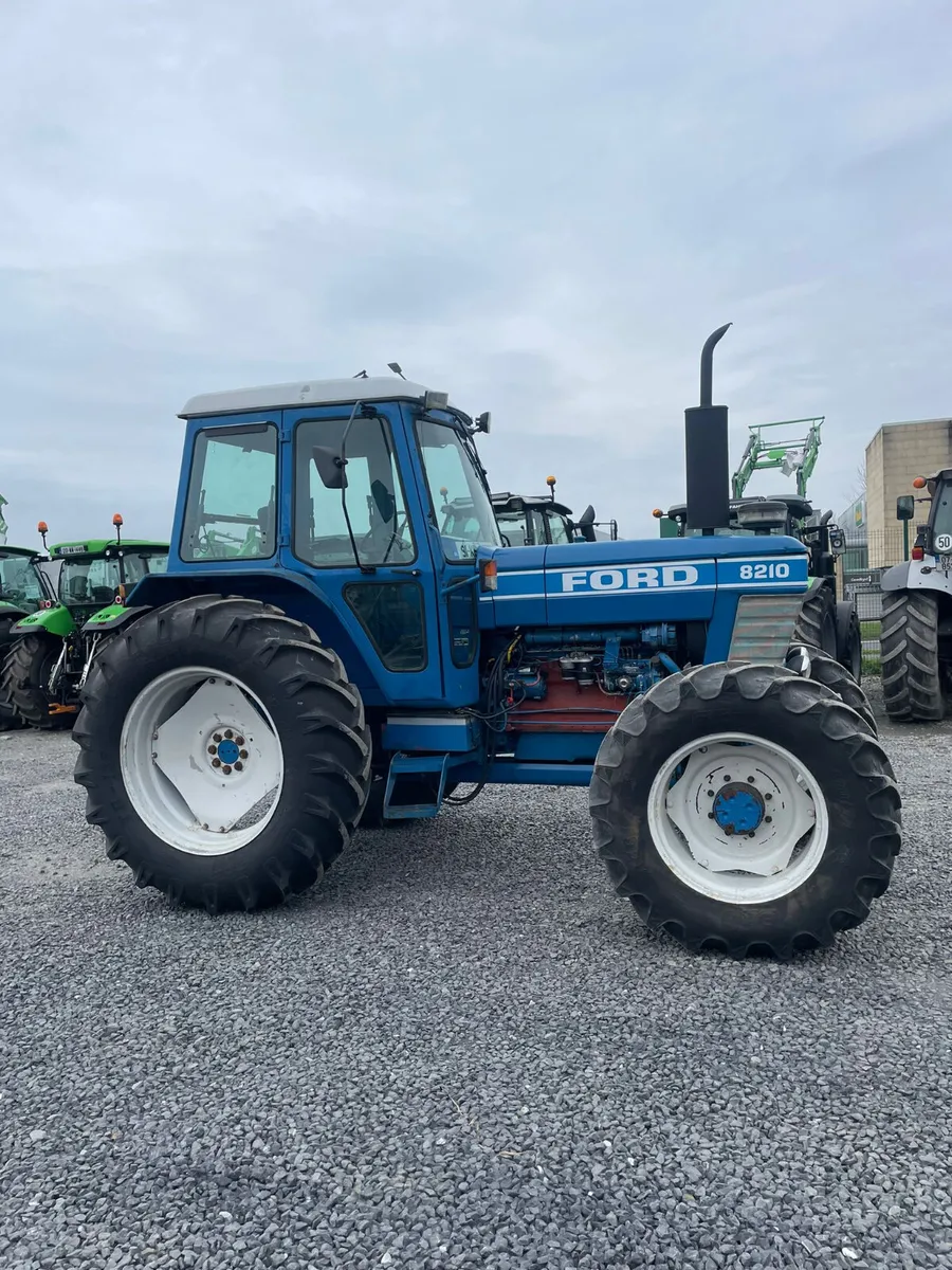 Ford 8210 - Image 2