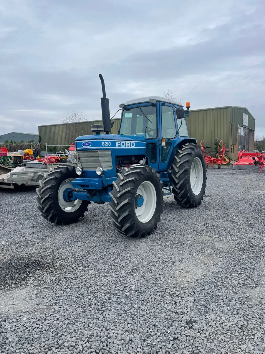 Ford 8210 - Image 1