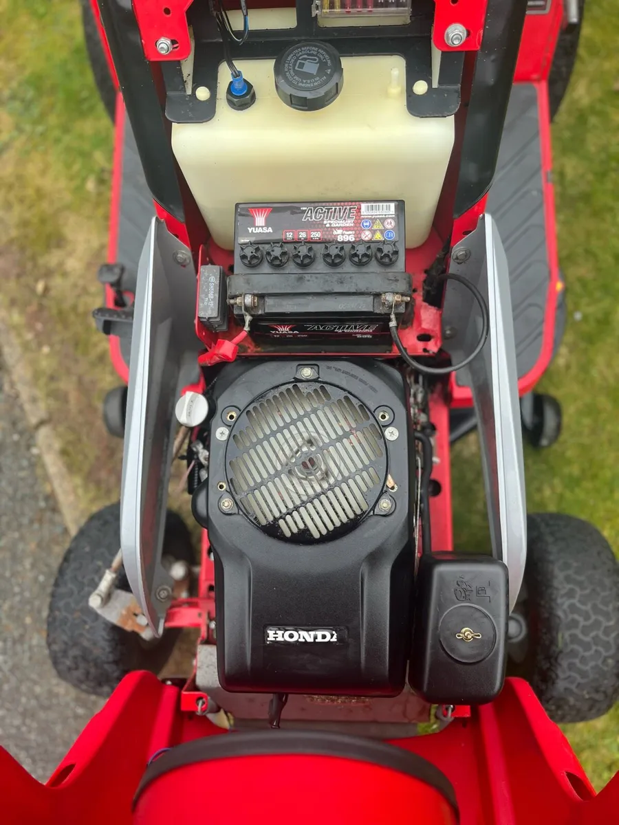 Countax C38H petrol ride on lawnmower - Image 4