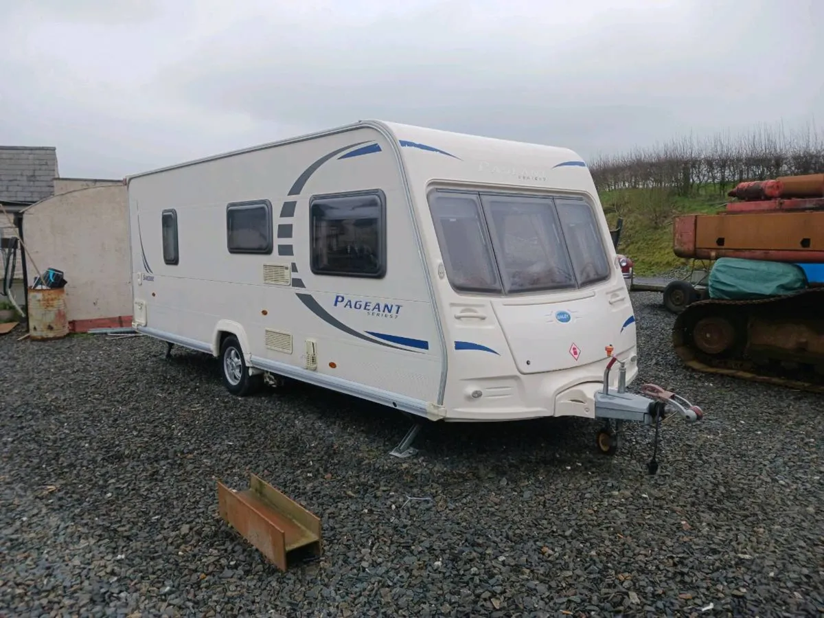 I buy caravans in need of work or good condition - Image 4