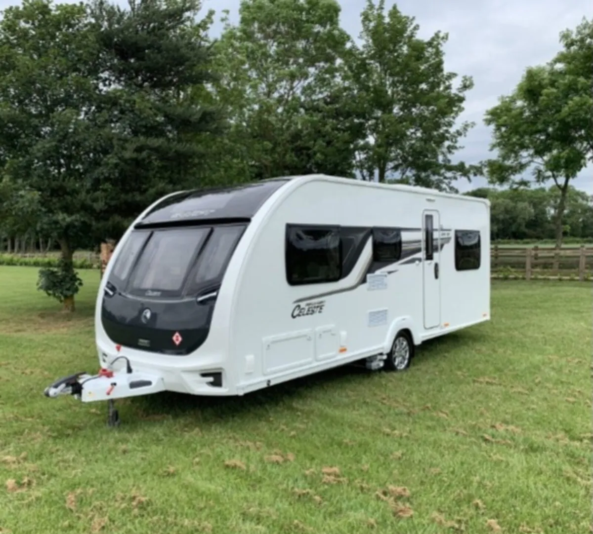 I buy caravans that need work or in good condition - Image 4