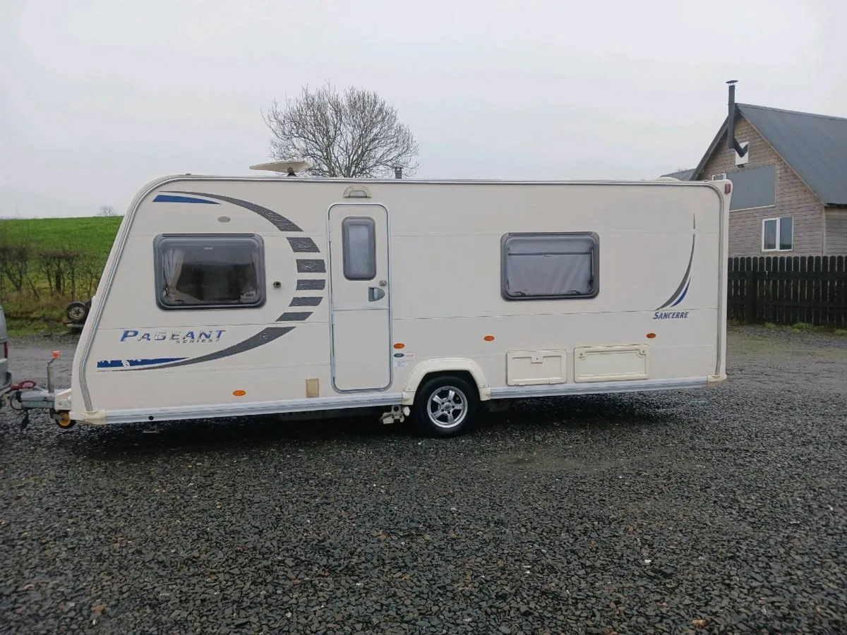 I buy caravans that need work or in good condition - Image 4