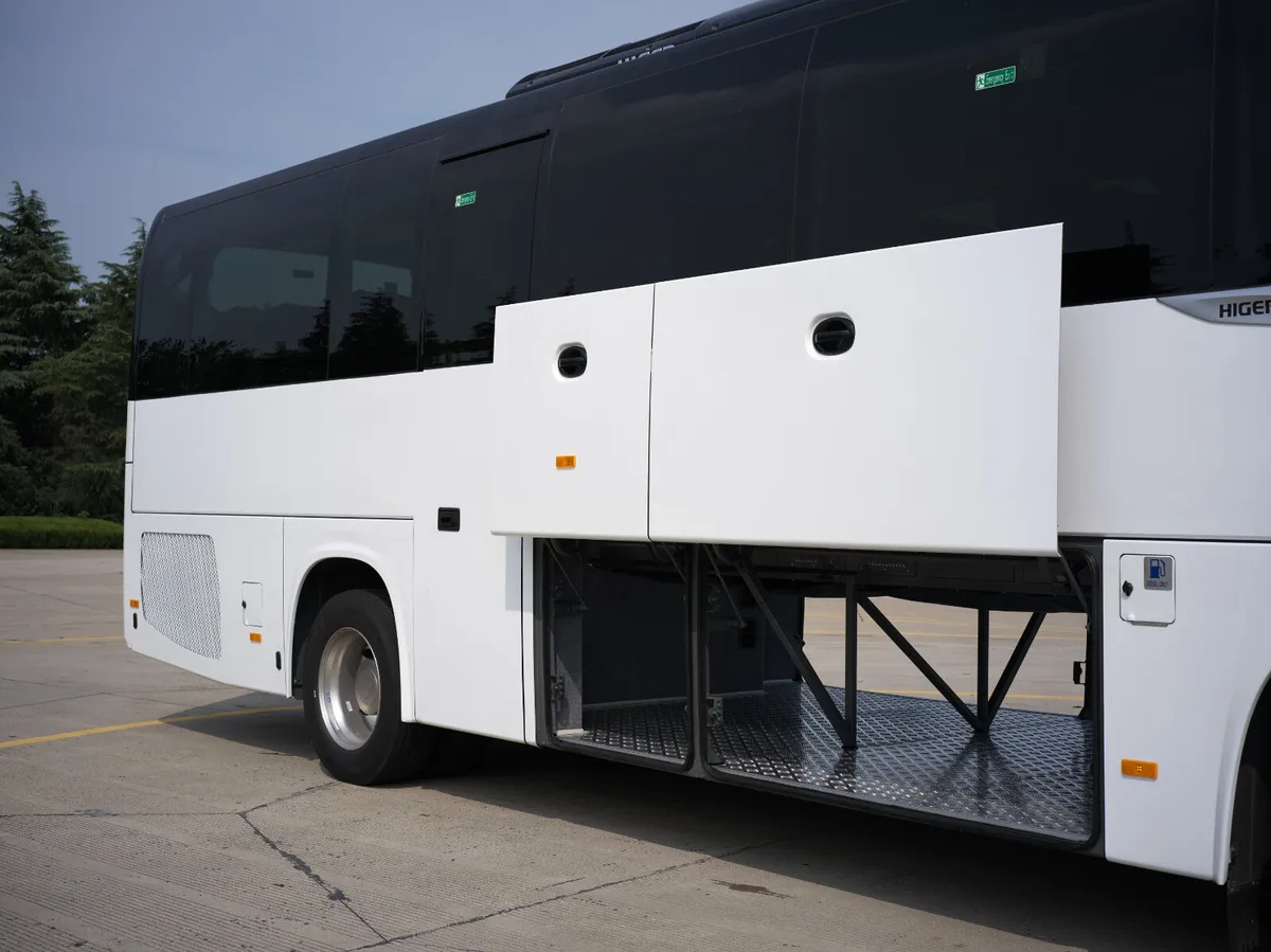 New Higer  V Series - V10 ( 43 plus guide ) - Image 2