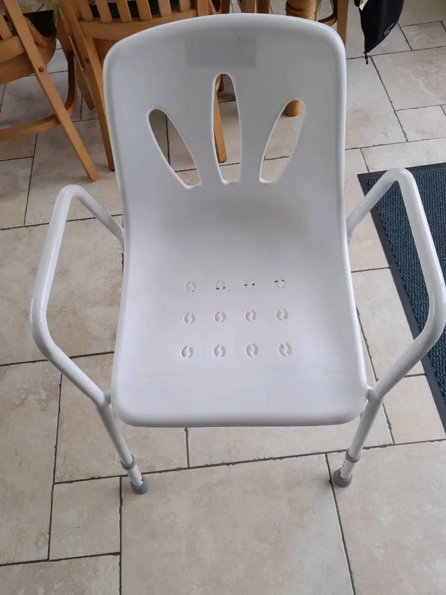 Shower chair - Image 1